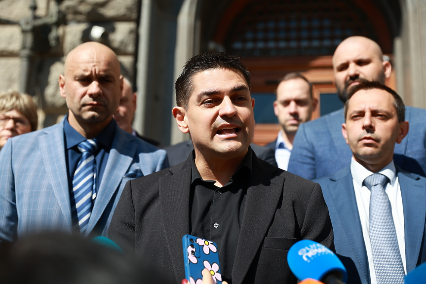 Нов вот на недоверие срещу правителството - сега за корупцията