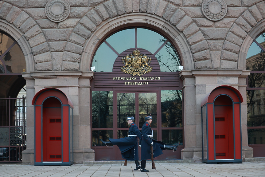 БСП можело да издигне Ваня Григорова или Илияна Йотова за президент