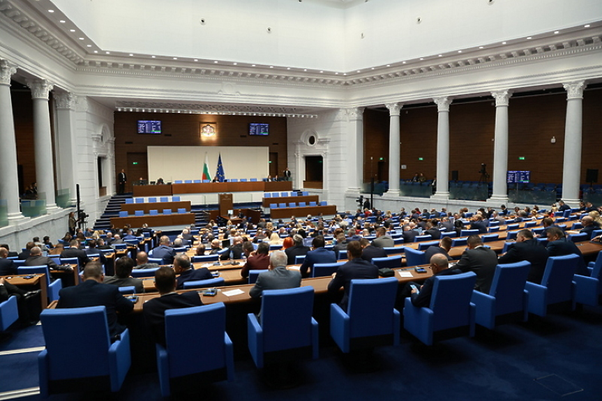 Делян Пеевски трайно измества ДПС-Доган в управляващото мнозинство