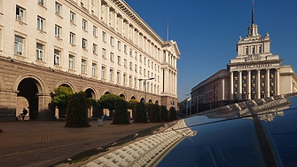 Кабинетът удължи помощите за украинските бежанци с още месец