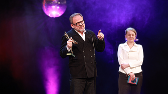 Самуел Финци на 