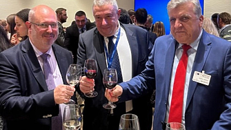 Българско вино се ля в Европейския парламент (СНИМКИ)