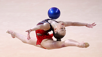 Стилияна Николова със злато на обръч и топка