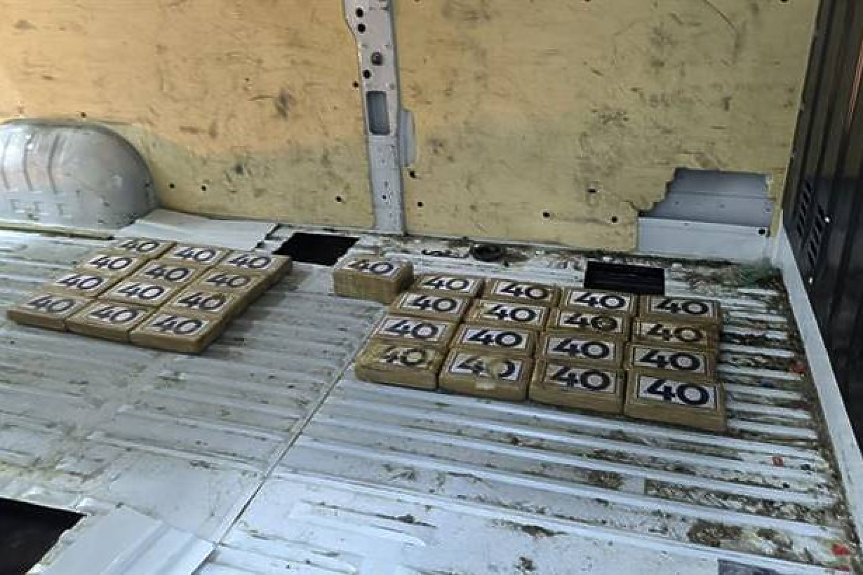 Полиция и митници разкриха пратка от 34 кг кокаин на Дунав мост-2