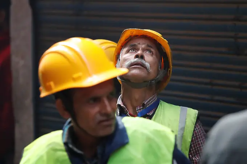 Доходите от труд нарастват, а делът на разходите за храна намалява