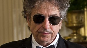 83-годишният Боб Дилън с изложба на картини в Лондон