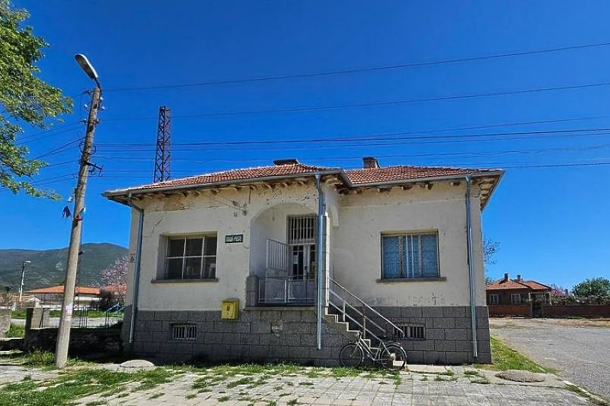 Газ, мас, пирони, патрони... Готови ли са селските пощи да станат бакалия и чейнджбюро едновременно