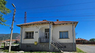 Газ, мас, пирони, патрони... Готови ли са селските пощи да станат бакалия и чейнджбюро едновременно