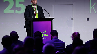 ДЕНЯТ В НЯКОЛКО РЕДА: Демократичната общност - без помощ от 