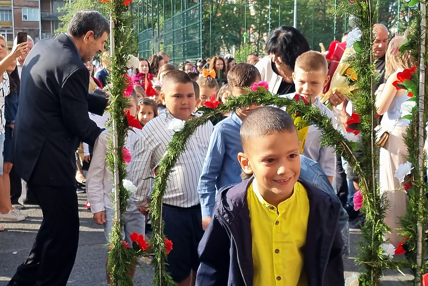 Следващото какво ще е - мъжки и женски гимназии?