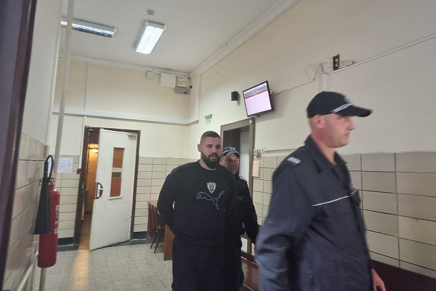 Георги - остригал и нарязал Дебора, подаде жалба срещу нея, че го заплашвала с убийство