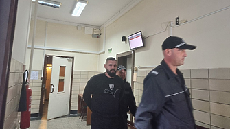 Георги - остригал и нарязал Дебора, подаде жалба срещу нея, че го заплашвала с убийство