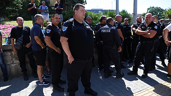 Над 50-хилядното МВР си разду още щата