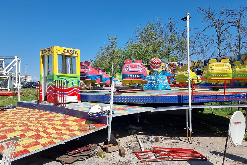 Мъж е в тежко състояние заради откъснат чарк от въртележка в лунапарк