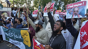 Индия и Пакистан си разменят санкции след атентат с 26 жертви в Кашмир