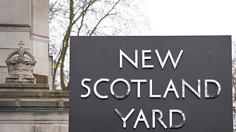 Британската полиция задържа 8 мъже по подозрения в тероризъм