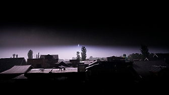 Какво блещука в небето? И опасно ли е