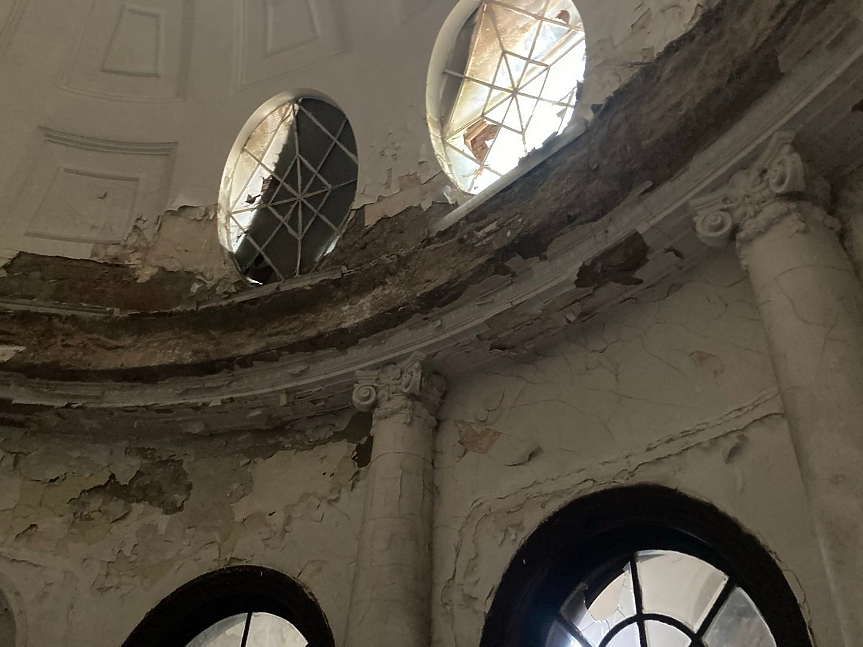 Ремонтират банята в Горна баня