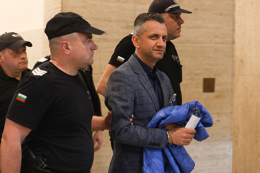 Шефът на митницата в Пловдив остава за постоянно в ареста