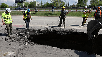 Пропадна част от локалното платно на бул. “Цариградско шосе“ при копаенето за метрото