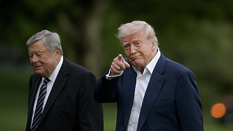 Тръмп налага мита от 100% върху филмите, 