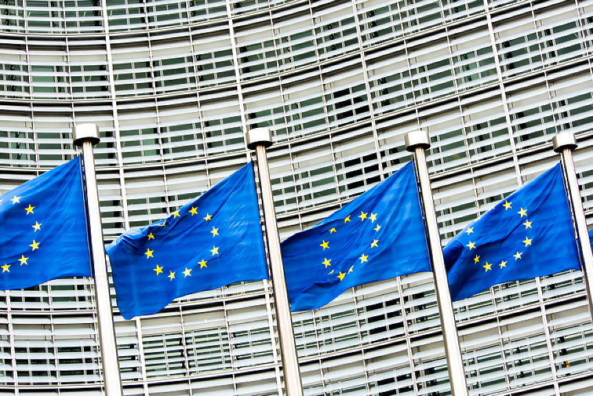 ЕК финансира 10 отбранителни проекта с българско участие