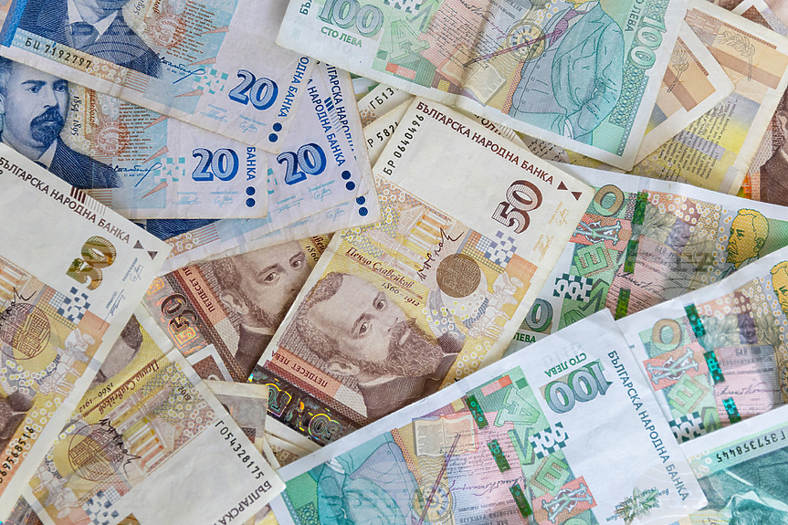 Покрай влизането в еврозоната ще се изперат 80 млрд. лв. от 