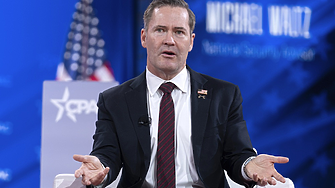 Тръмп уволни Майк Уолц