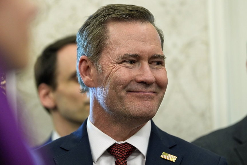 Тръмп номинира Уолц за посланик на САЩ в ООН