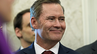 Тръмп номинира Уолц за посланик на САЩ в ООН