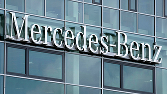 65-инчов екран, 42 говорителя. 