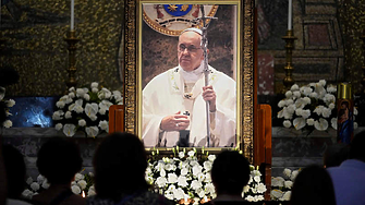 Каква е причината за смъртта на папа Франциск?