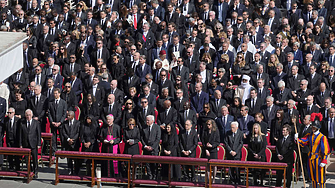 Президенти, крале, премиери: световният елит се стече в Рим на погребението на папа Франциск (СНИМКА)