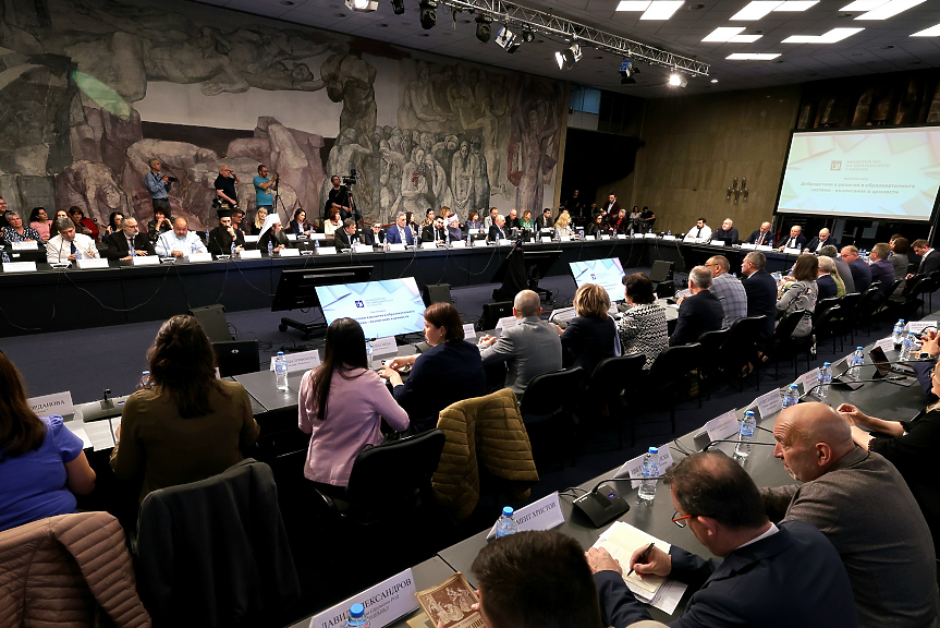 Общественото обсъждане за религията в училище - с покани и видим превес на подкрепящите