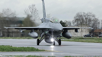 ДЕНЯТ В НЯКОЛКО РЕДА: (не)военни игри с F-16