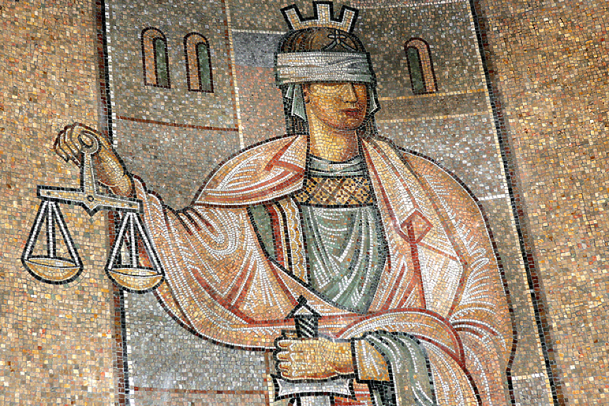 Самоуправлението на съдебната власт не може да е безконтролно