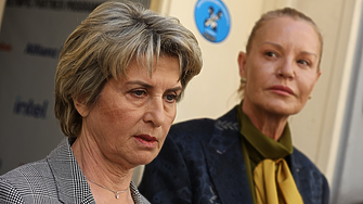 Драмата в БОК: Лечева поиска преходен период на съвместно управление. Костадинова ще мисли 3 седмици