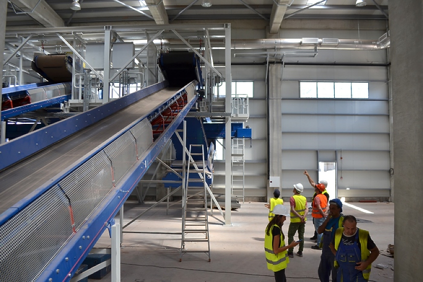 Ларж: правят парите за храна при специфичен труд 2 евро на ден