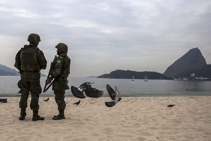 Най-малко 132-ма убити, след като полицията стреля по дилъри в Рио