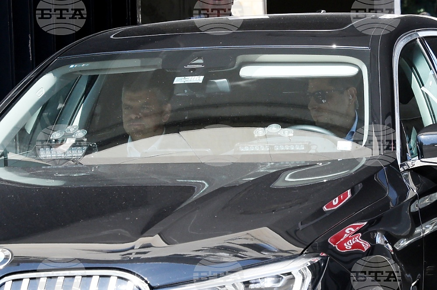 Как трамвай бе принуден да набие спирачки, за да направи път на 