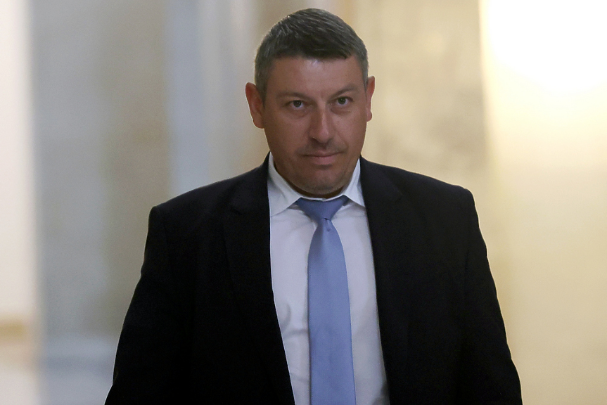 Кабинетът бърза - събра се, за да предложи Деньо Денев за шеф на ДАНС