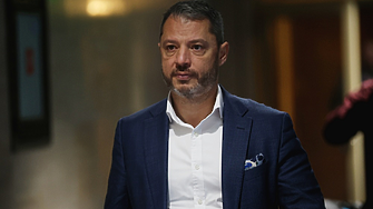 Делян Добрев: Спецов е смел и способен човек. Да наемем международен оператор за