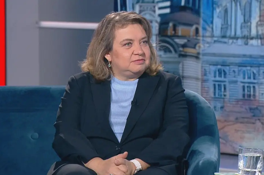 Според Киселова БСП не била упоена - само по плодно дърво се хвърлят камъни