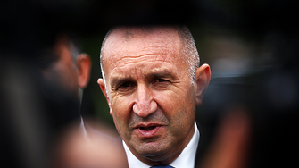 Радев пита защо още няма назначен особен управител на