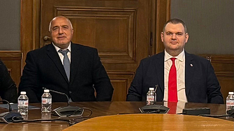 ДЕНЯТ В НЯКОЛКО РЕДА: Борисов отрязан от британците, Брюксел наказа България, тристранката се провали