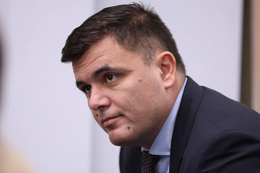 Вдигането на данъци няма да напълни бюджета, смята Лъчезар Богданов