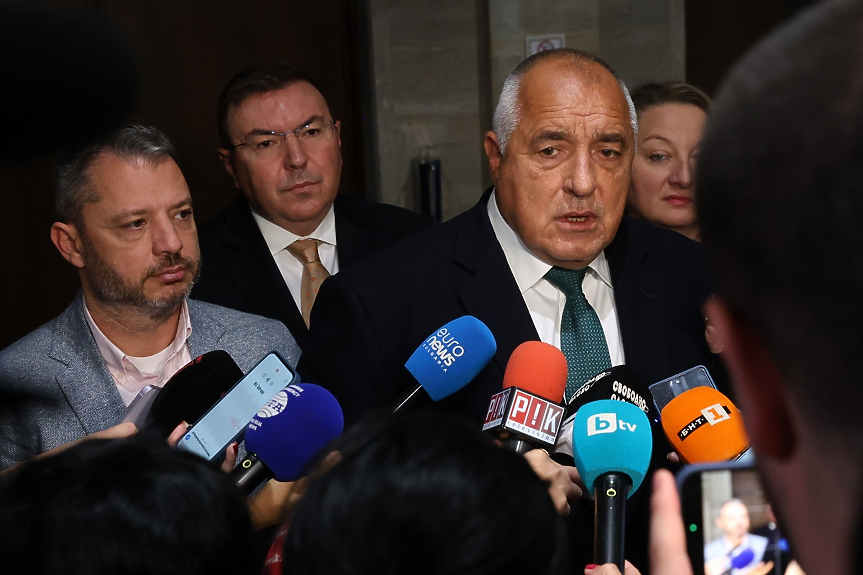 ДЕНЯТ В НЯКОЛКО РЕДА: Гавра с бюджета, драма с горивата