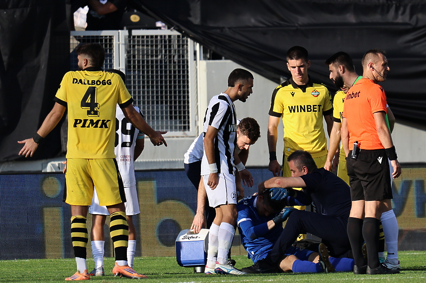 „Ботев“ взе служебна победа в пловдивското дерби заради ударения с бутилка вратар