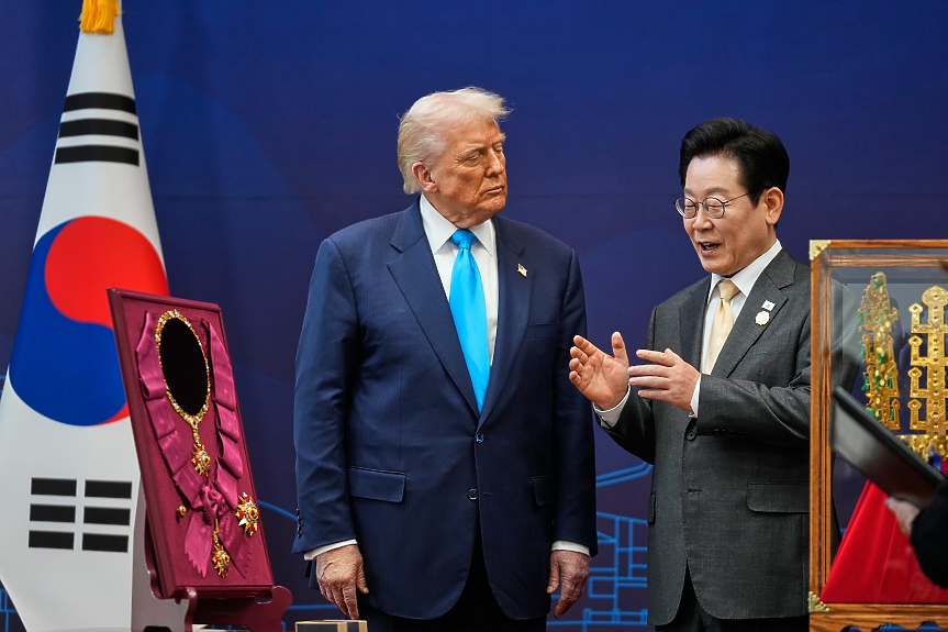 15% върху колите, облекчения за чиповете... Тръмп обяви сделка с Южна Корея