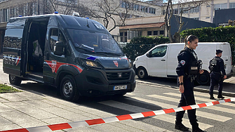 Франция: шофьор гази пешеходци, крещи: 